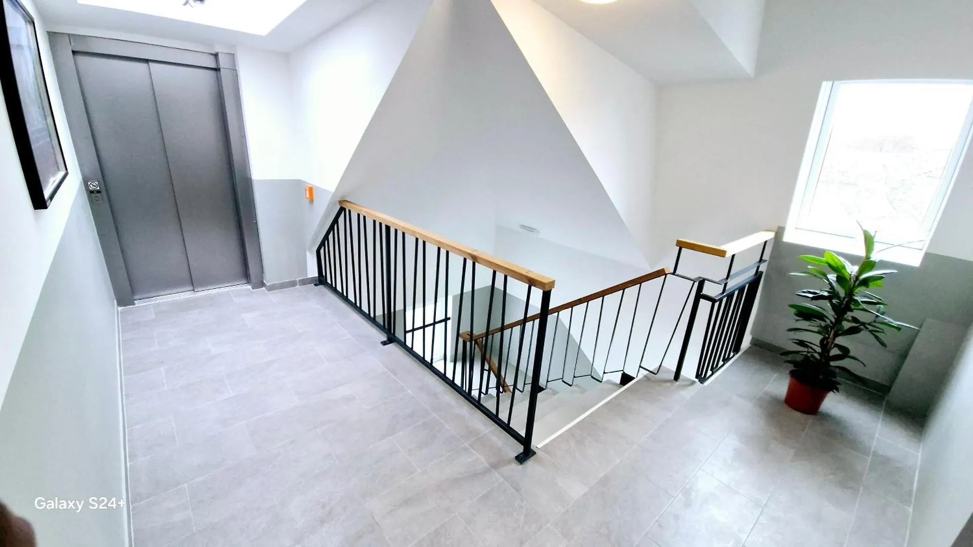 Moderne Apartments Mit Klima, Perfekter Anbindung Ins Zentrum Und Kostenlose Parkplaetze! Vienna 0*,