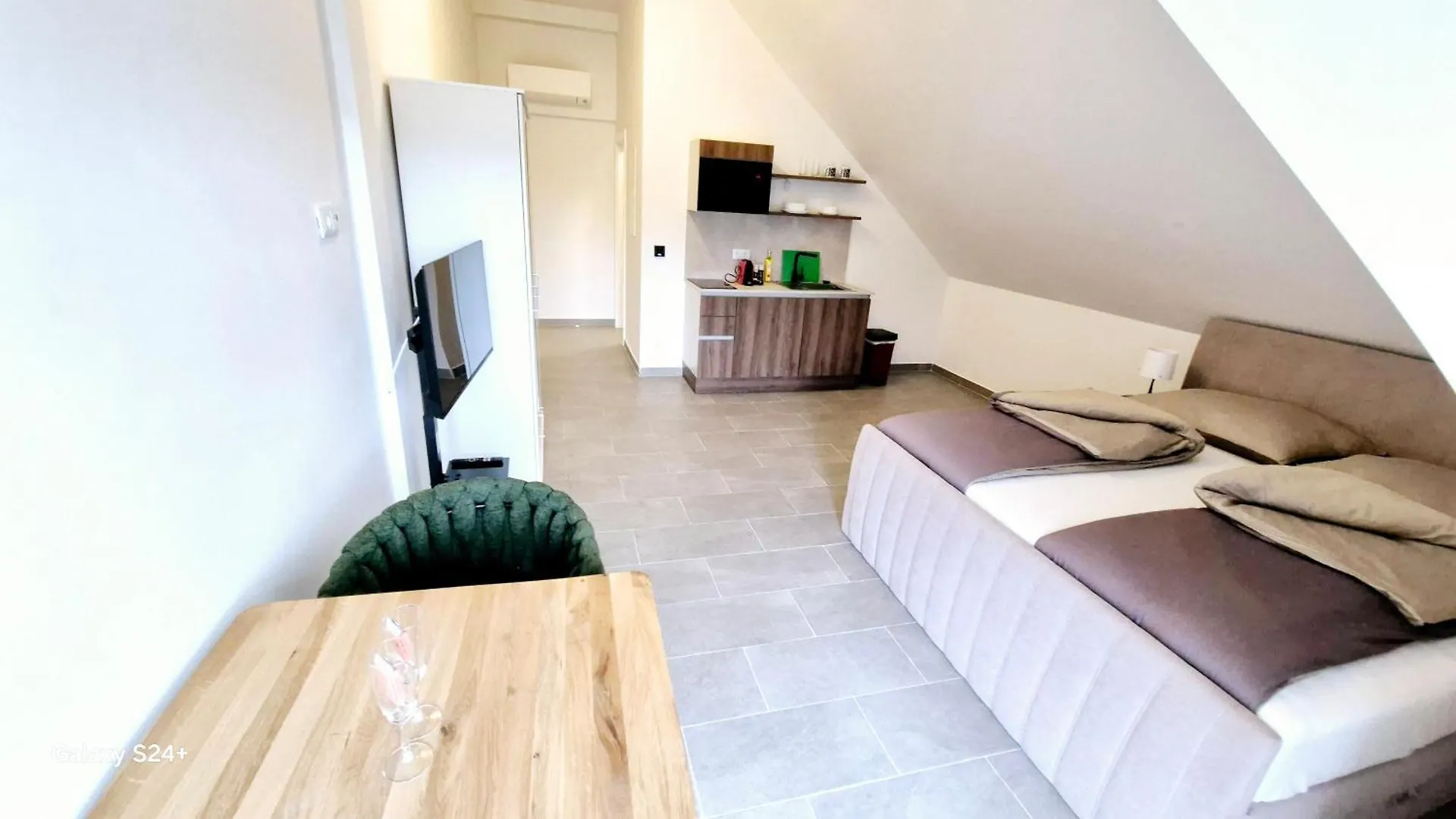 Moderne Apartments Mit Klima, Perfekter Anbindung Ins Zentrum Und Kostenlose Parkplaetze! Vienna 0*,